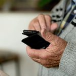 Kolejni seniorzy stracili oszczędności życia. 78-latka przekazała 80 tys. zł