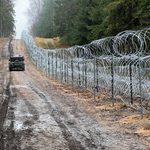Granica. Grupy cudzoziemców rzucały w polskich funkcjonariuszy kamieniami