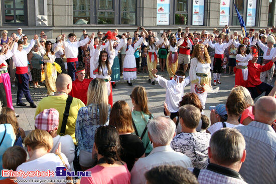 Podlaska Oktawa Kultur. Parada zespołów