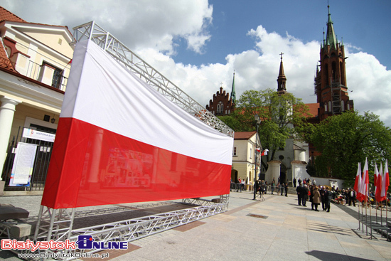 Główne uroczystości przy pomniku Marszałka Józefa Piłsudskiego w Białymstoku