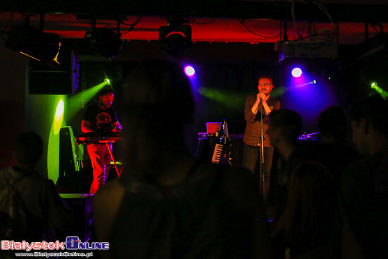 DSW. Koncert Red Emprez, mural przy Swobodnej 60