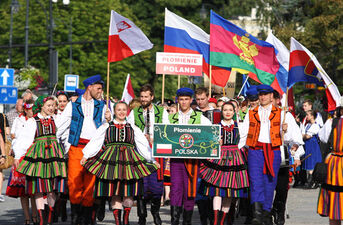 Podlaska Oktawa Kultur. Parada zespołów i koncert inauguracyjny