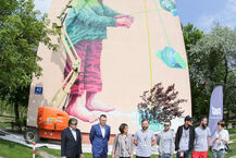 DSW. Mural przy ul. Antoniukowskiej 42