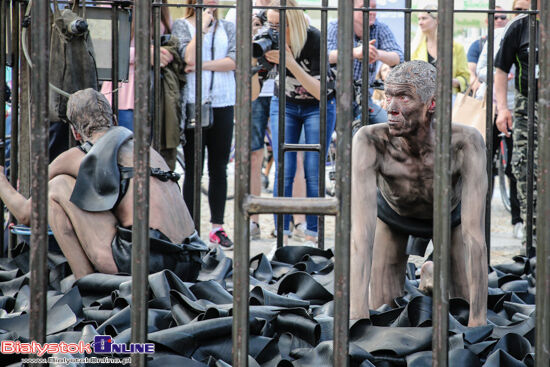 Spektakl plenerowy \"Les Squames\"