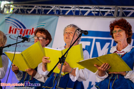 Koncerty zespołów ludowych, folkowych i młodzieżowych.