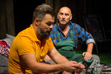 Spektakl "Sąsiedzi" w Teatrze Dramatycznym