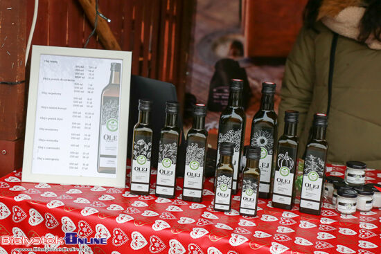 Jarmark bożonarodzeniowy i żywa szopka