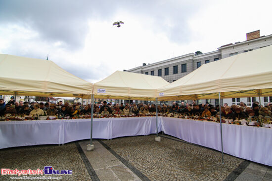 Święcenie pokarmów na Rynku Kościuszki