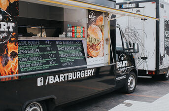Zlot Foodtrucków przed Outlet Białystok