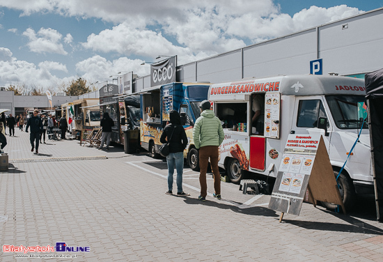 Zlot Foodtrucków przed Outlet Białystok