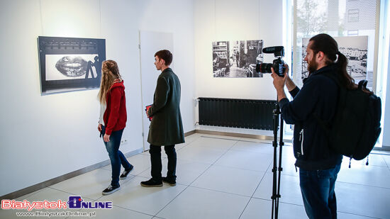 DSW. Wystawa \"Backstage\" Aliny Gabrel-Kamińskiej