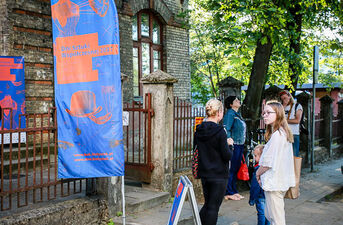 DSW. Koncert Dakh Daughters i instalacja w Tarbucie
