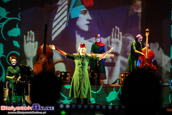 DSW. Koncert Dakh Daughters i instalacja w Tarbucie