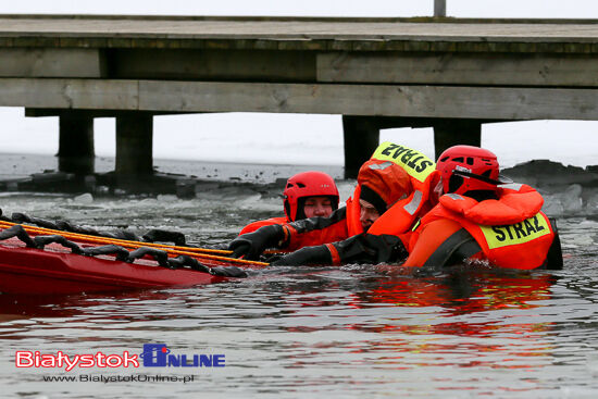 Ćwiczenia z ratownictwa na lodzie
