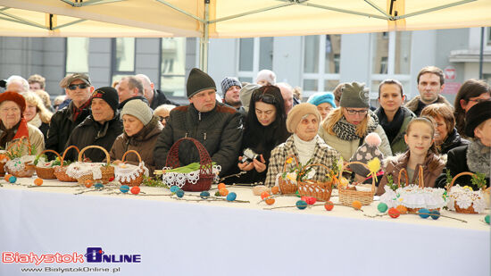Święcenie pokarmów na Rynku Kościuszki