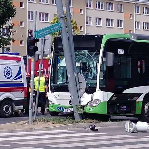 Wypadek autobusu BKM przy ul. Wyszyńskiego