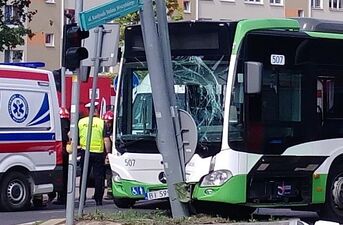 Wypadek autobusu BKM przy ul. Wyszyńskiego