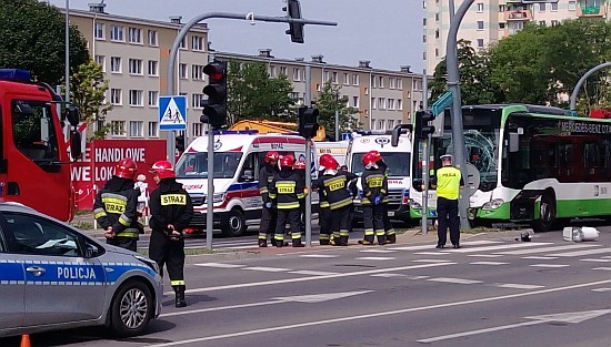 Wypadek autobusu BKM przy ul. Wyszyńskiego