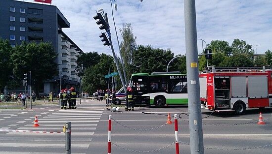 Wypadek autobusu BKM przy ul. Wyszyńskiego