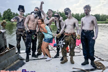 "Co ma pływać nie utonie" - Mistrzostwa Polski w Pływaniu na Byle Czym