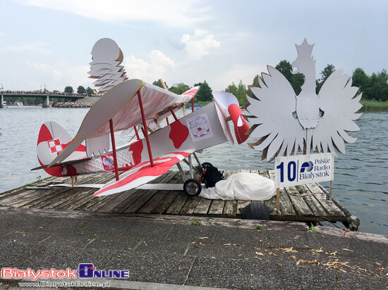 "Co ma pływać nie utonie\" - Mistrzostwa Polski w Pływaniu na Byle Czym