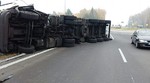 Wypadek ciężarówki przewożącej węgiel