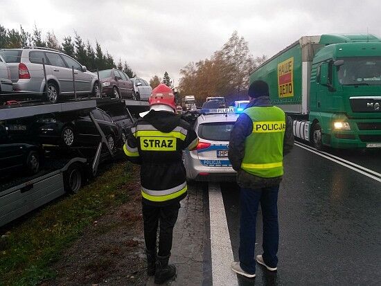 Zderzenie kilku pojazdów na krajowej "8"