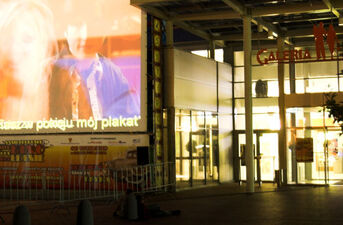 Letnie Kino Samochodowe