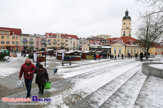 Jarmark bożonarodzeniowy i żywa szopka