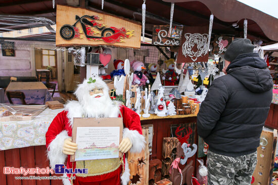 Jarmark bożonarodzeniowy i żywa szopka