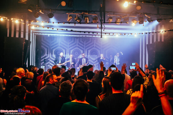 Poparzeni Kawą Trzy w Zmianie Klimatu