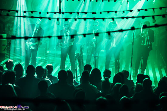 Poparzeni Kawą Trzy w Zmianie Klimatu