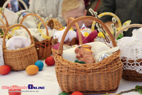 Święcenie pokarmów na Rynku Kościuszki