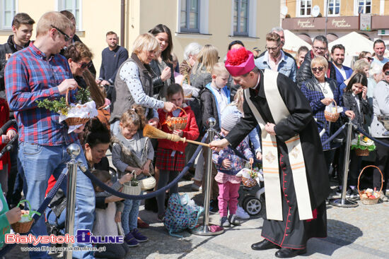 Święcenie pokarmów na Rynku Kościuszki