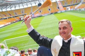Święconki na stadionie miejskim