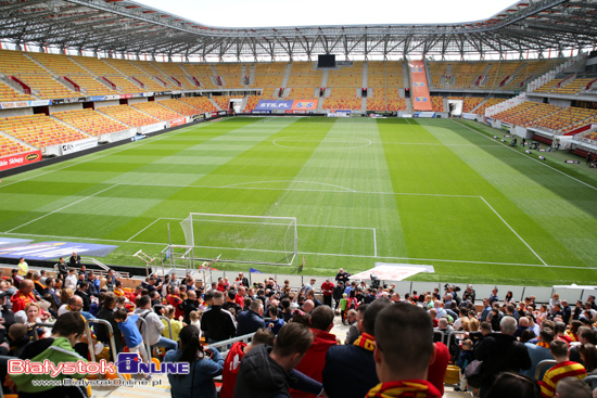 Święconki na stadionie miejskim