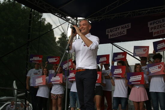 "Polska przeciw przemocy" - manifestacja przed Teatrem Dramatycznym