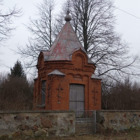 Kaplica wraz z murem cmentarnym