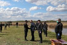 Prezydent odznaczył strażaków walczących z pożarem nad Biebrzą