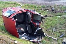 Wypadek na dk 66. Samochód w połówkach