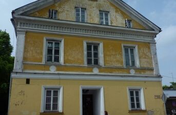 Zabytkowa kamienica przed i po remoncie