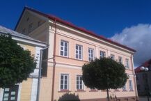 Zabytkowa kamienica przed i po remoncie