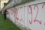 "Aborcyjne" graffiti na ogrodzeniu Pałacu Branickich