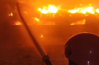 Duży pożar fermy drobiu