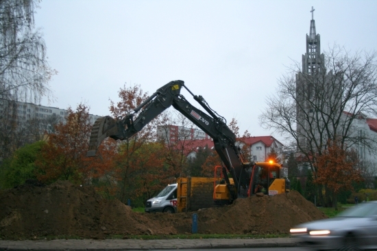 Al. Tysiąclecia. Rozpoczęto wycinkę drzew i rozbudowę