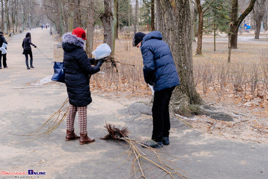 Białystok się zieleni. Rozdawanie drzew