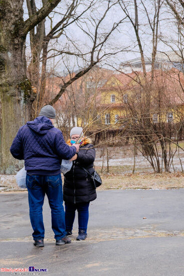 Białystok się zieleni. Rozdawanie drzew