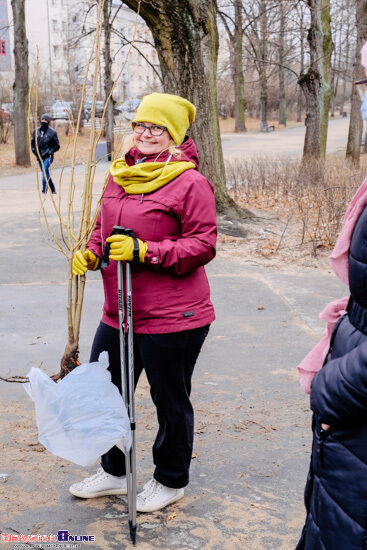 Białystok się zieleni. Rozdawanie drzew