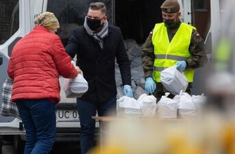 Rozdano wielkanocne paczki