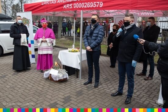 Rozdano wielkanocne paczki